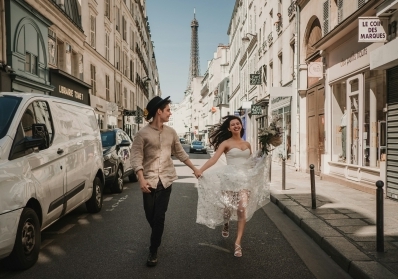 Eloping in Paris: A Step-by-Step Guide to Venues, Photographers & Romance blog image