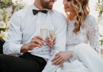 Micro Weddings vs. Grand Celebrations: How to Choose What’s Right for You blog image