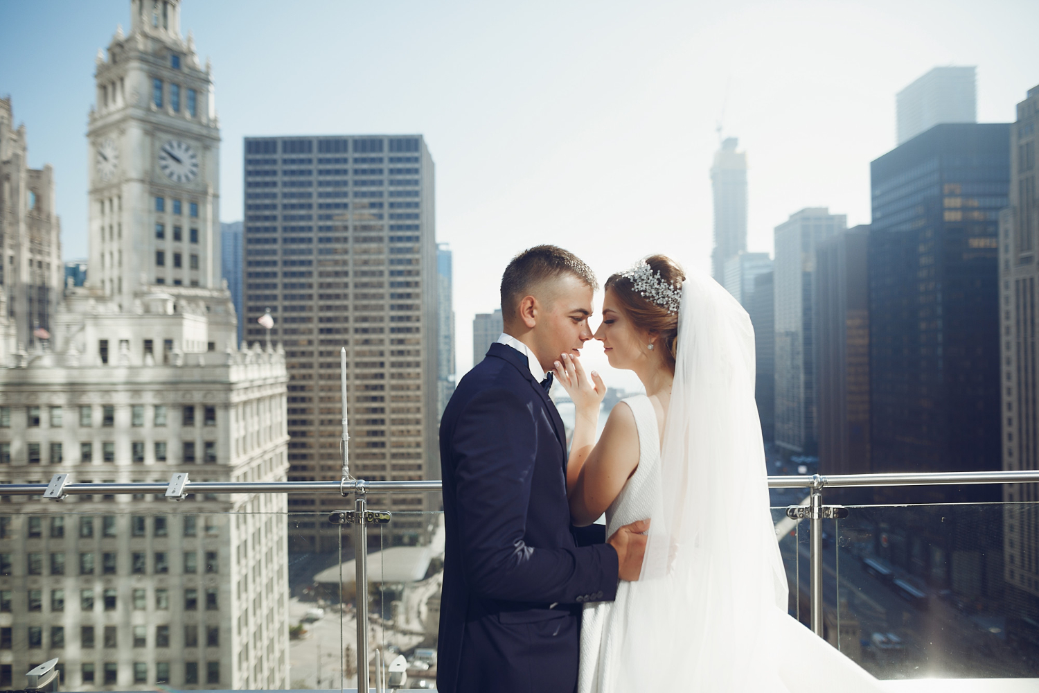 Golden Hour Magic: The Best Times for Wedding Photos in New York & Beyond hero image